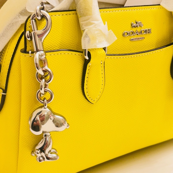 Coach x Peanuts Snoopy Keychain/ Bag Charm - Picture 13 of 16